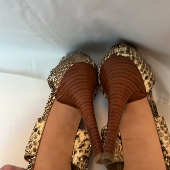 Stuart Weitzman Airforce Roccia Serpent Platform Stud Sandal - Picture 5 of 10